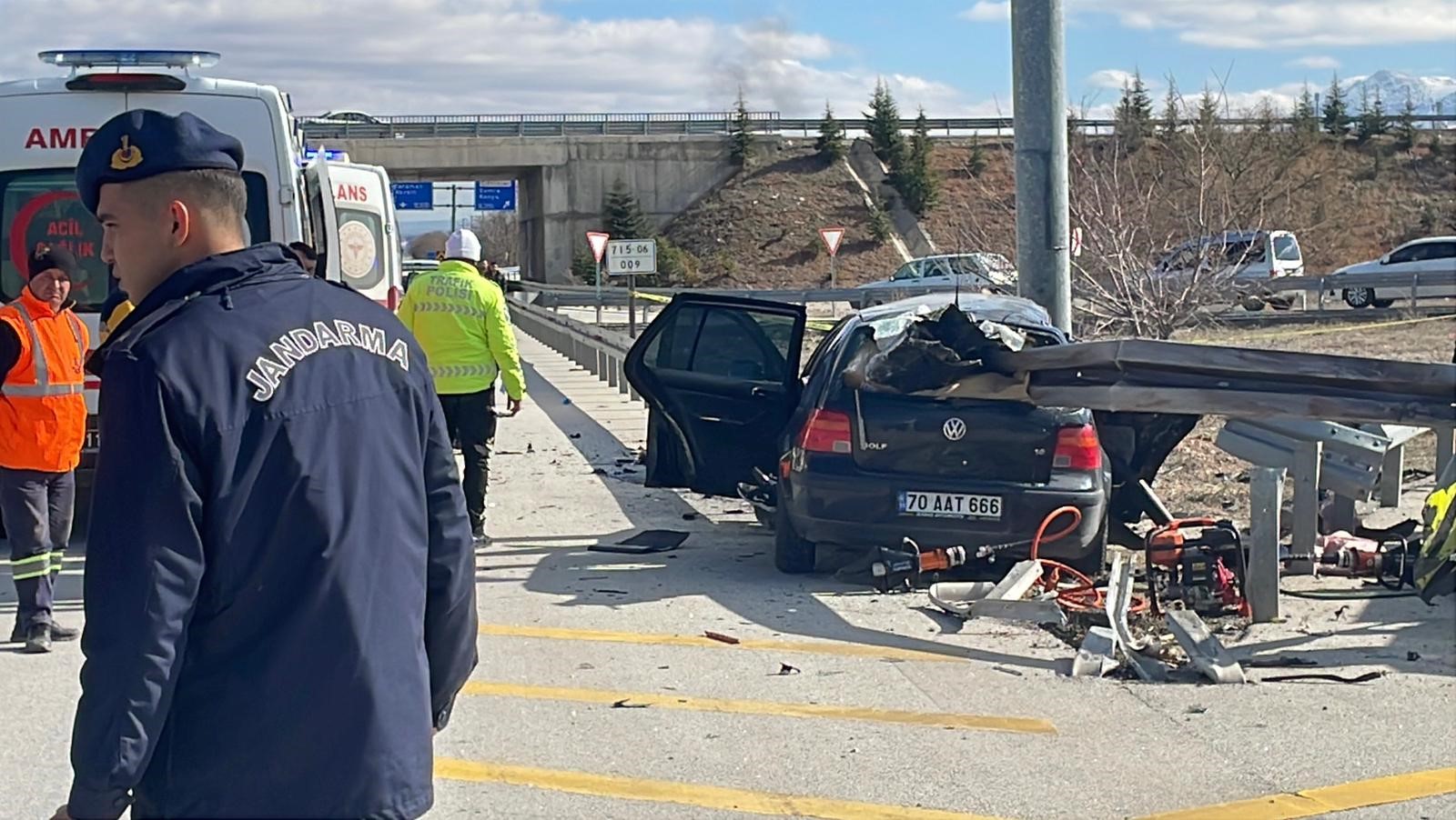 Feci Kazada Aile Yıkıldı Karı Koca Olay Yerinde Öldü, 3 Yaşındaki Kızları Kurtuldu (4)