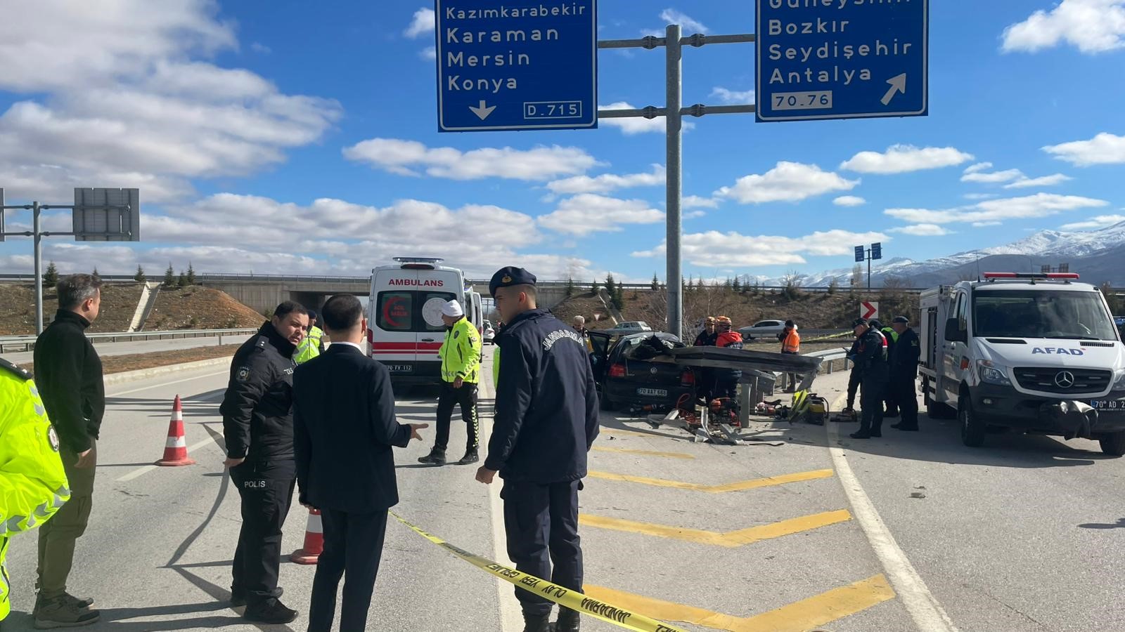 Feci Kazada Aile Yıkıldı Karı Koca Olay Yerinde Öldü, 3 Yaşındaki Kızları Kurtuldu (5)