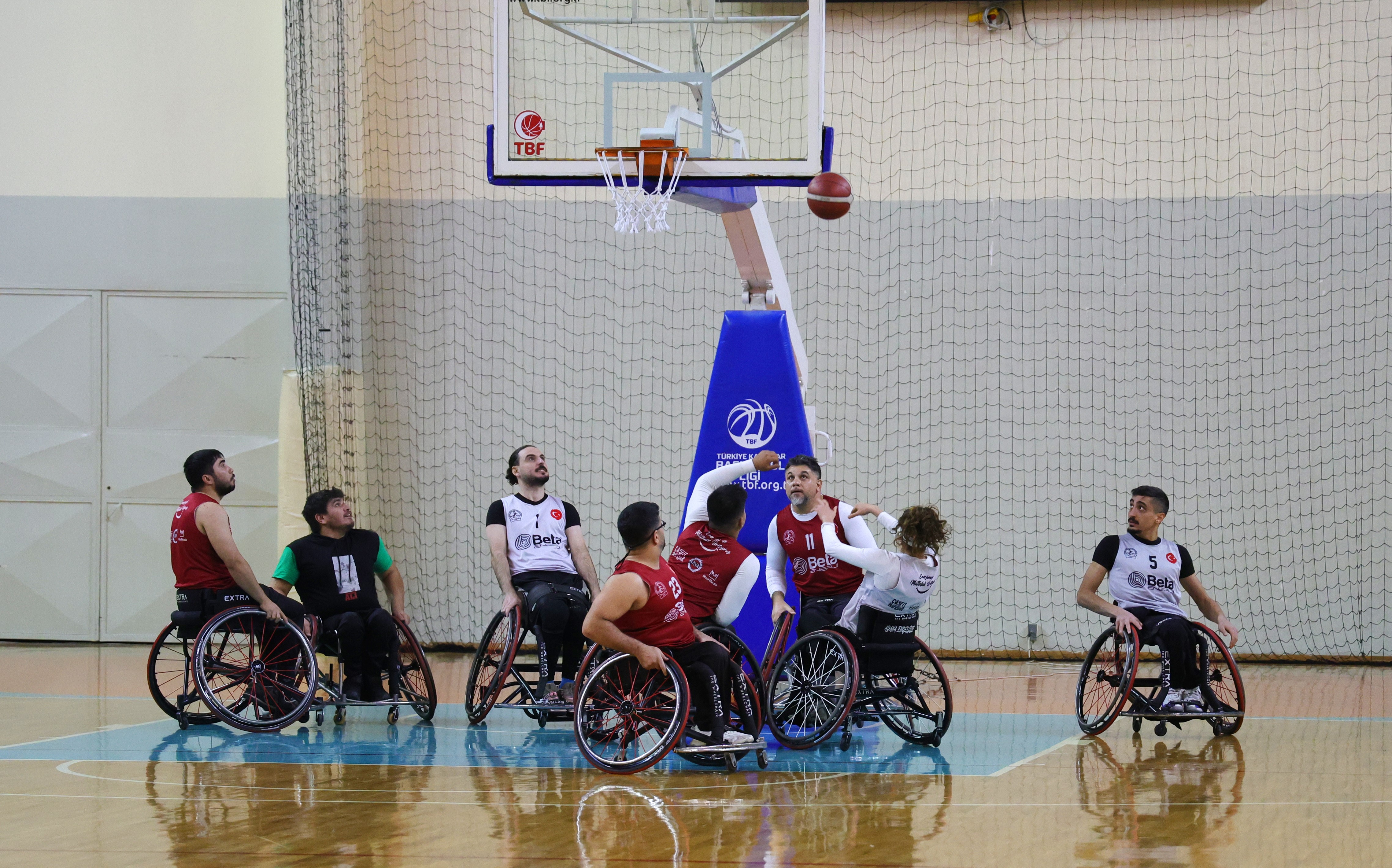 Felç Kaldı Ama Pes Etmedi Basketbolla Hayata Döndü (4)
