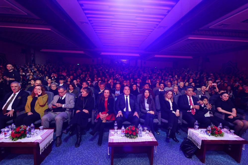 Ferdi Zeyrekin Hayali Gercek Oldu Magso Ilk Kez Sahnedeydi (3)