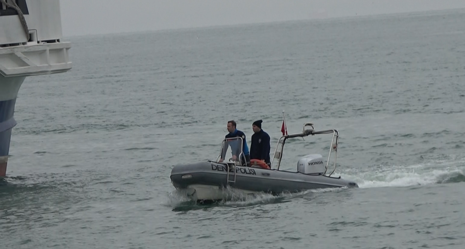 Feribot Iskelesi Açıklarında Sır Ölüm! Deniz Yüzeyinde Kadın Cesedi Bulundu (4)