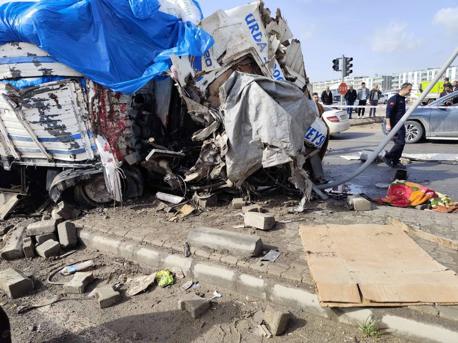 Freni Bozulan Kamyon Can Aldı Korkunç Kazada 1 Ölü, 3 Yaralı (3)