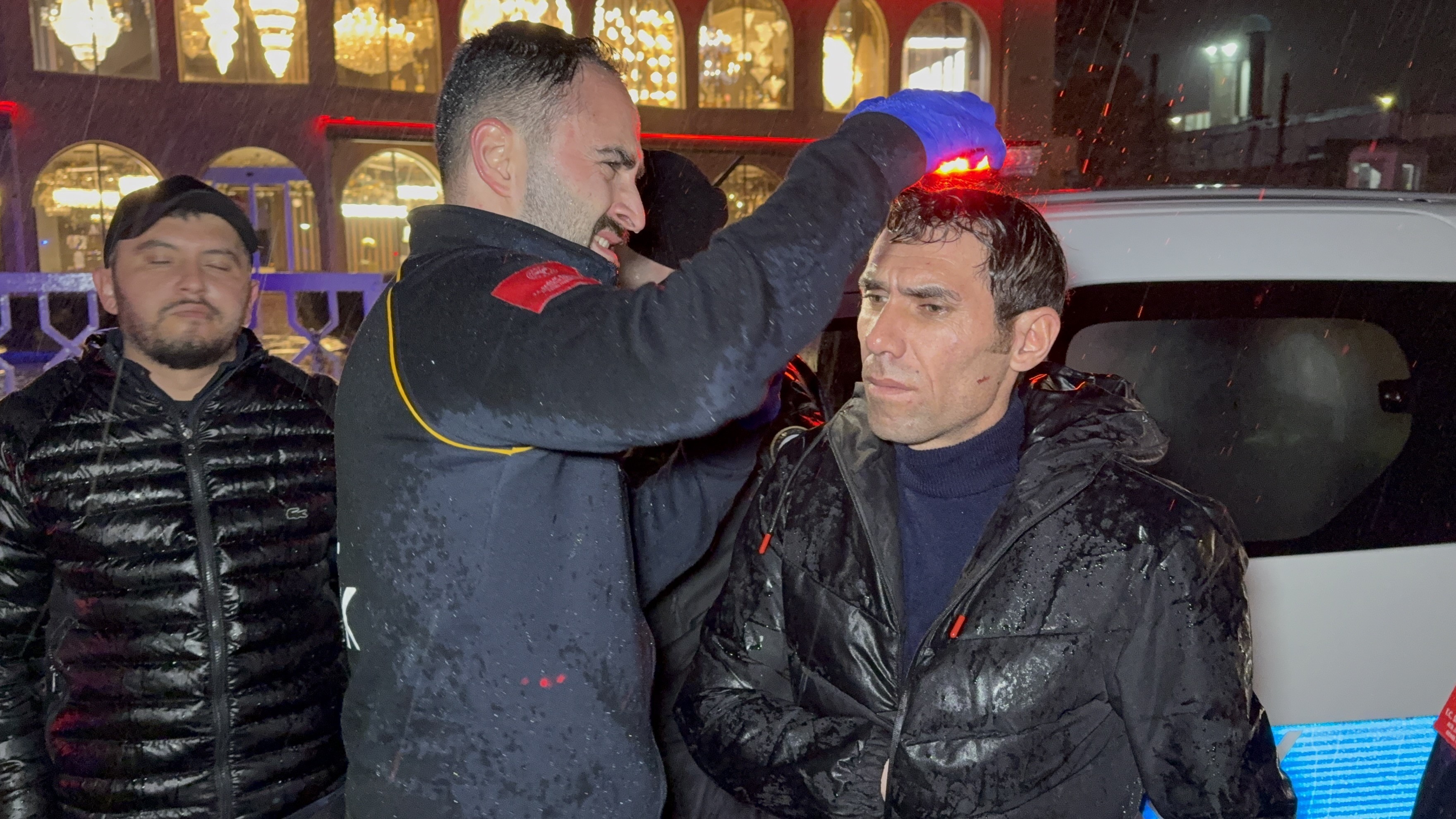 Gece Yarısı Can Pazarı! Yolcu Otobüsü Yan Yattı, 7 Yaralı (7)