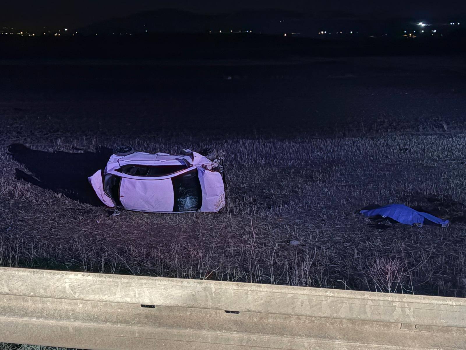 Gece Yarısı Facia Şarampole Yuvarlanan Araçta Ölü Ve Yaralılar Var (4)