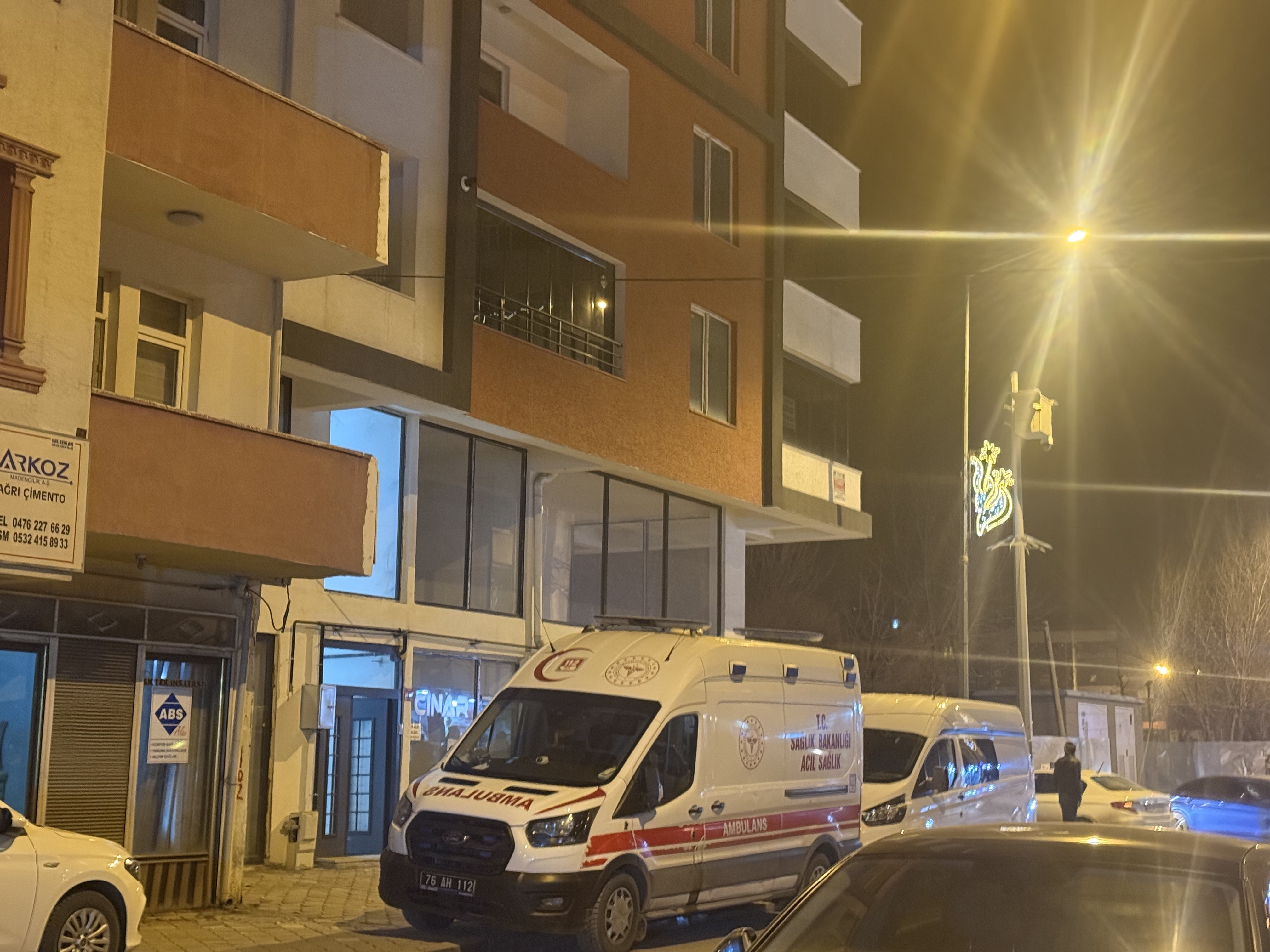 Gece Yarısı Iş Merkezinde Dehşet Silah Sesi Geldi, Kadın Ölü Bulundu (4)