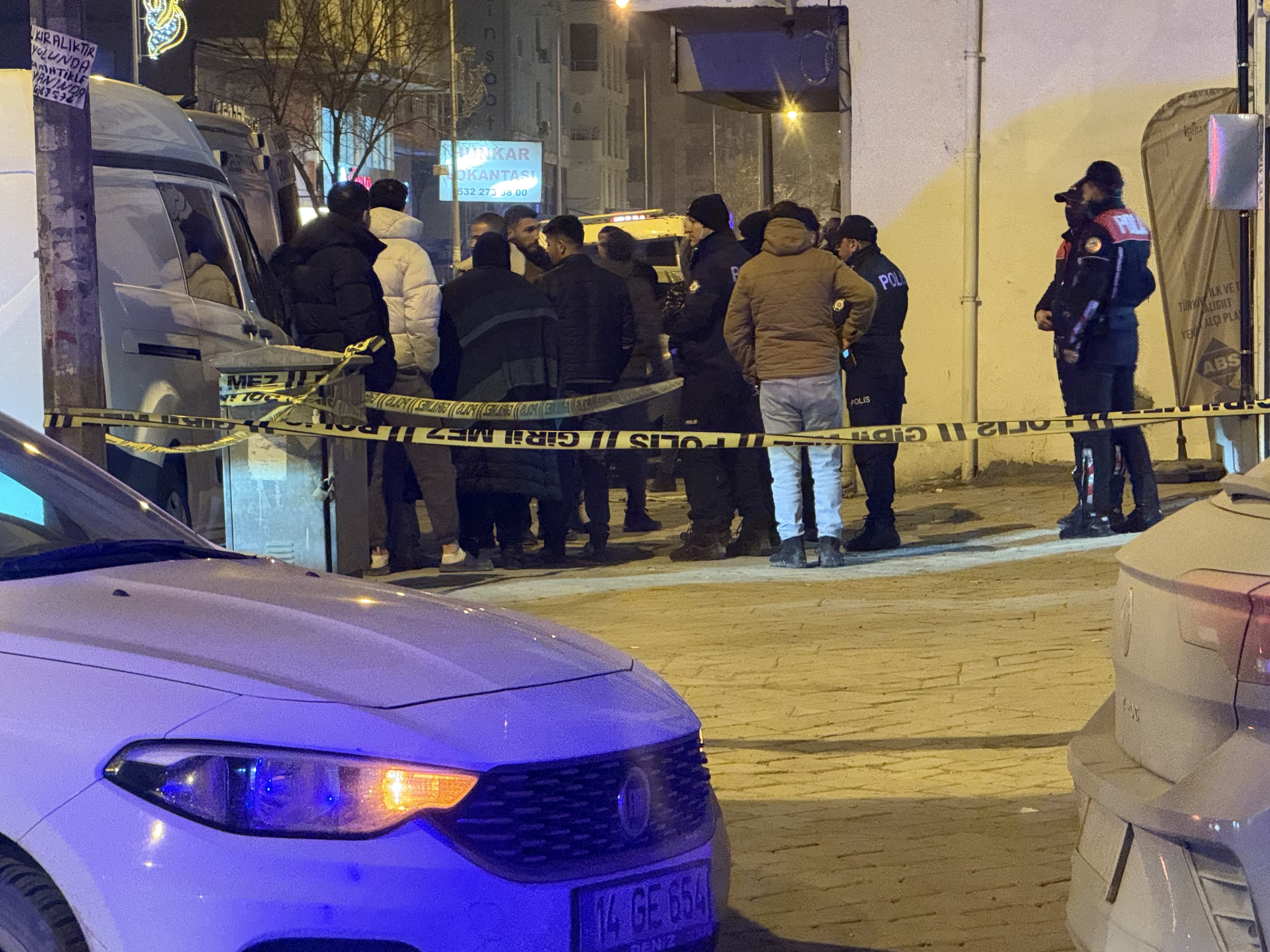 Gece Yarısı Iş Merkezinde Dehşet Silah Sesi Geldi, Kadın Ölü Bulundu (6)