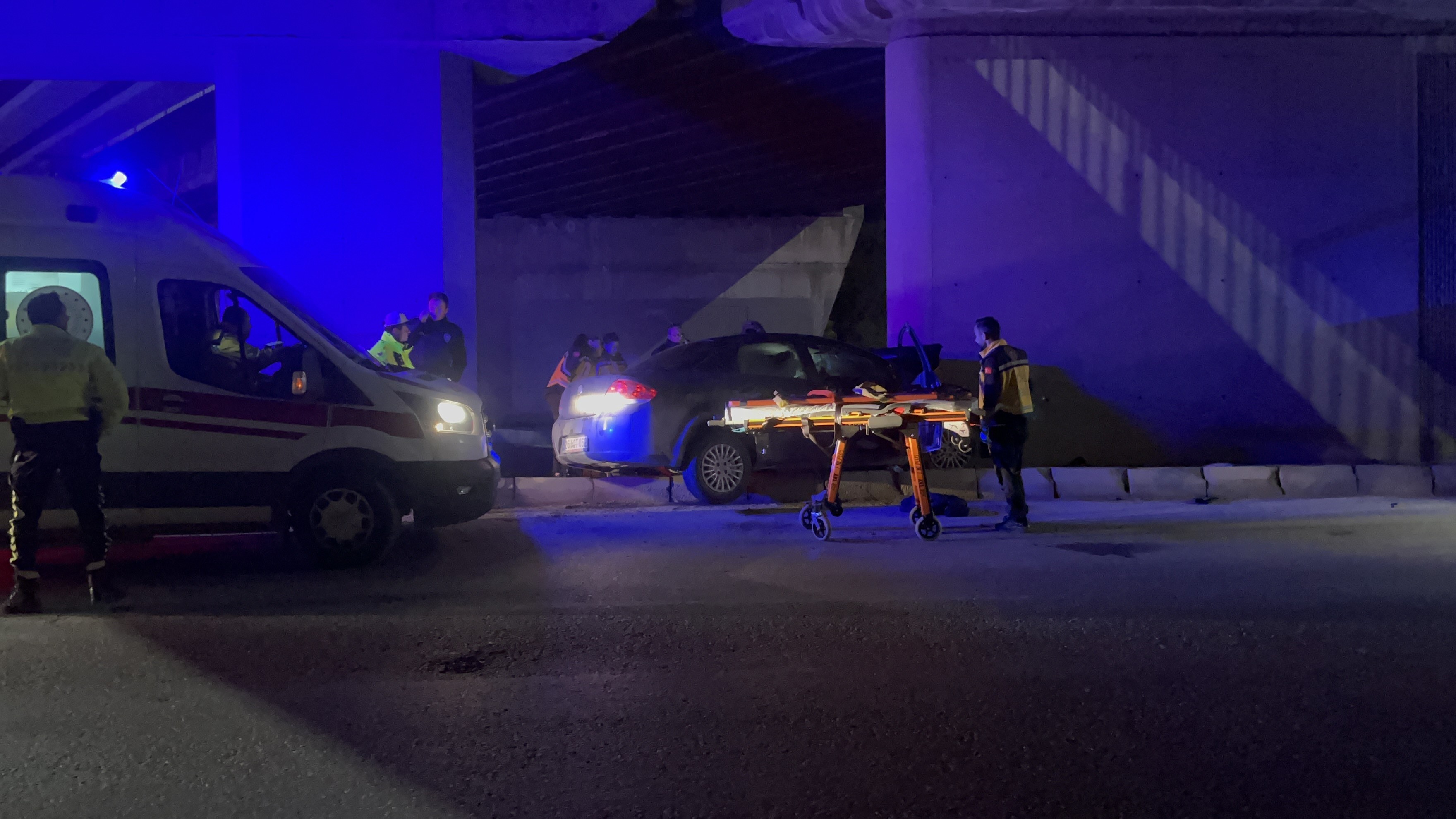 Geceyi Kana Bulayan Çarpışma! Hurdaya Dönen Araçtan Acı Haber (3)