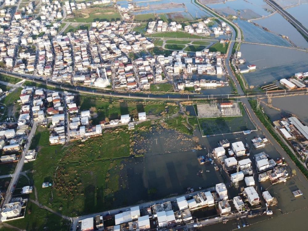 Gediz Tasti Buyuksehir Seferber Oldu 44 Kisi Ve 127 Hayvan Kurtarildi (4)