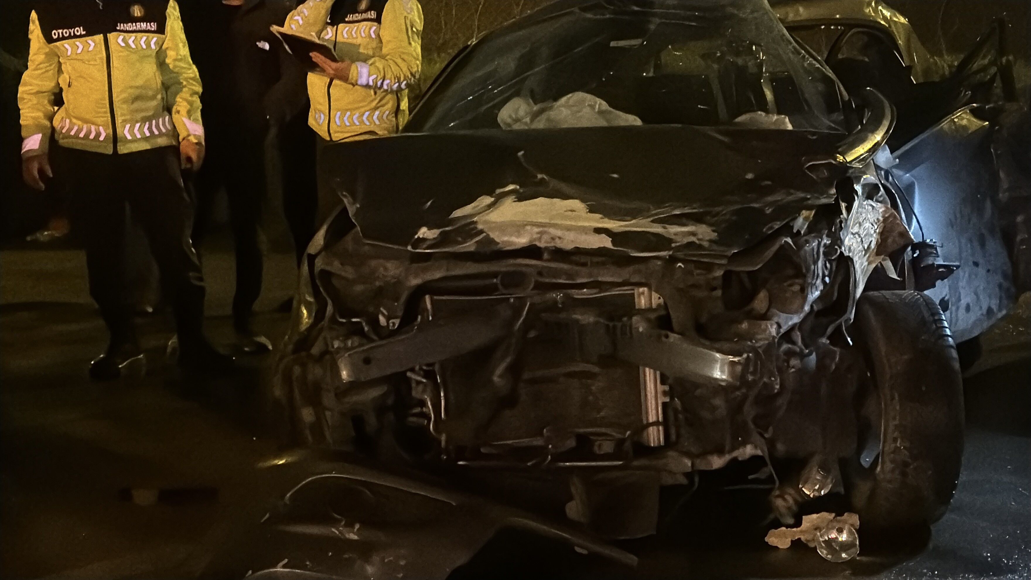 Gelen Vurdu Giden Vurdu Tir Surucusu Zincirleme Kazayi Anlatti (2)