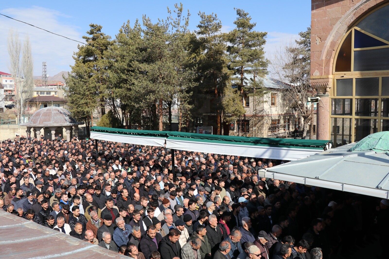 Genc Yasta Hayata Veda Etti 20 Yasindaki Genc Kurtarilamadi (2)