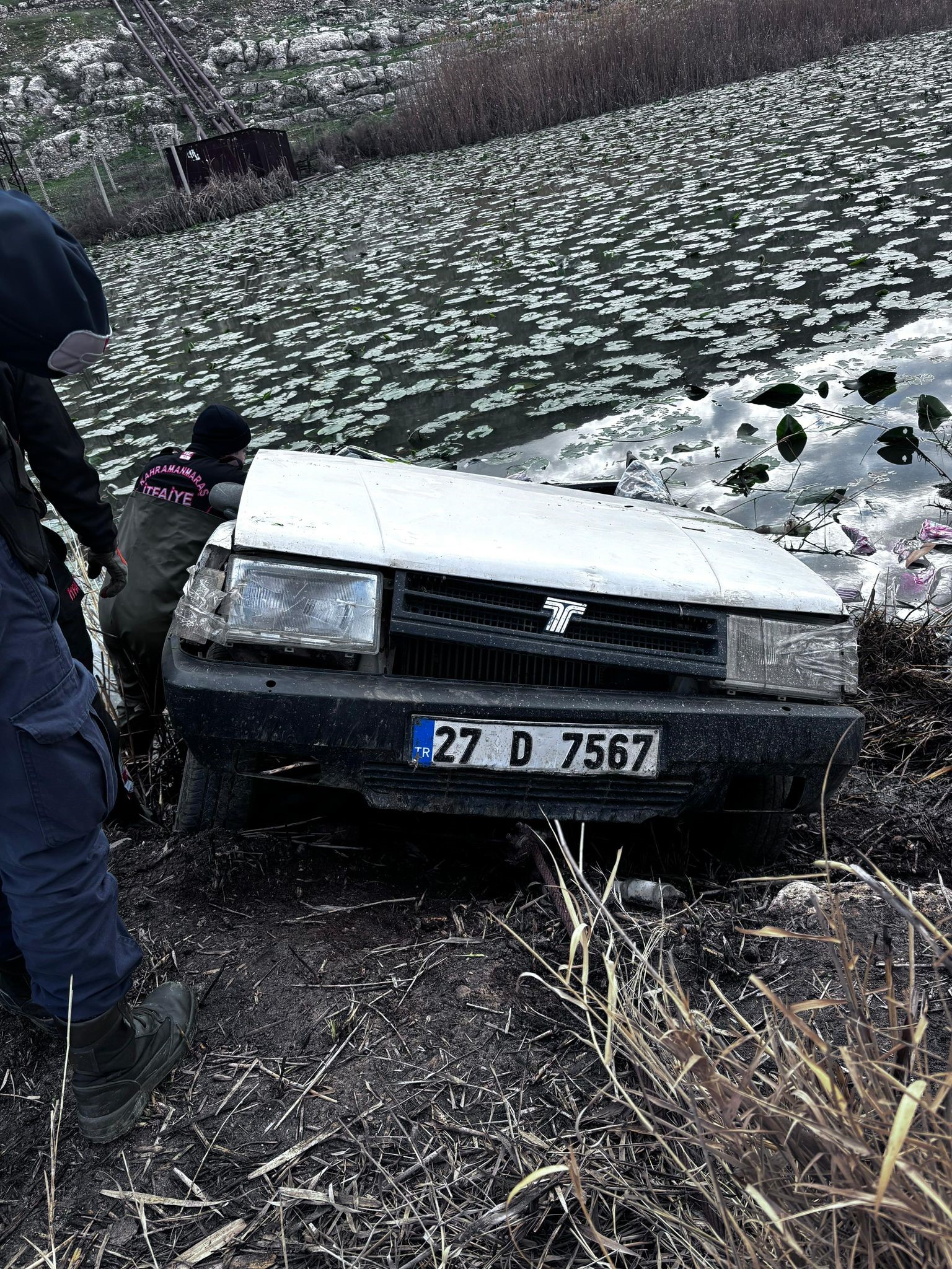 Gölete Uçan Araçta Acı Son! 78 Yaşındaki Sürücü Kazada Hayatını Kaybetti (2)