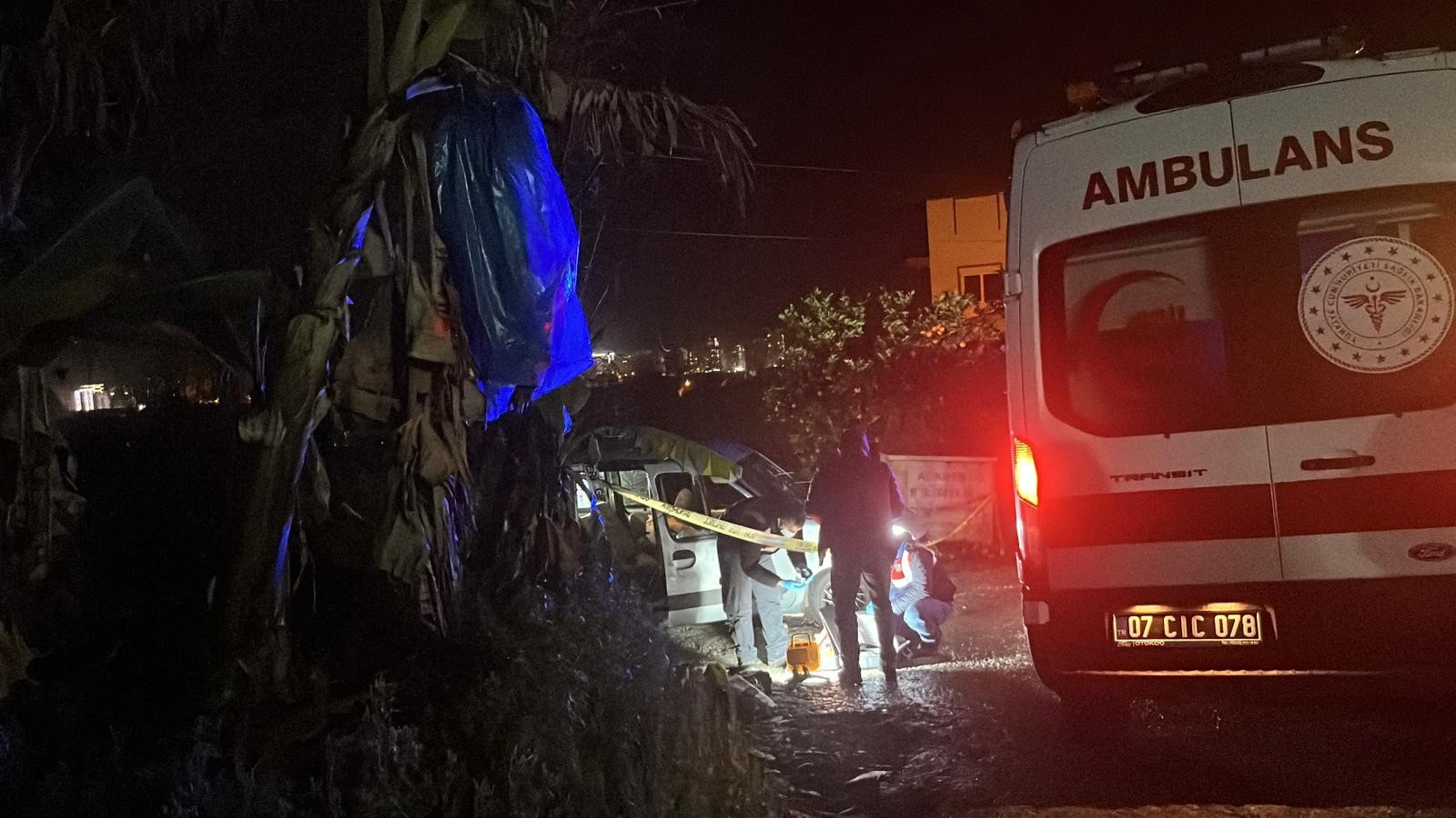 Hareket Halindeki Araca Kurşun Yağdırdılar! 25 Yaşındaki Yolcu Kurtarılamadı (5)