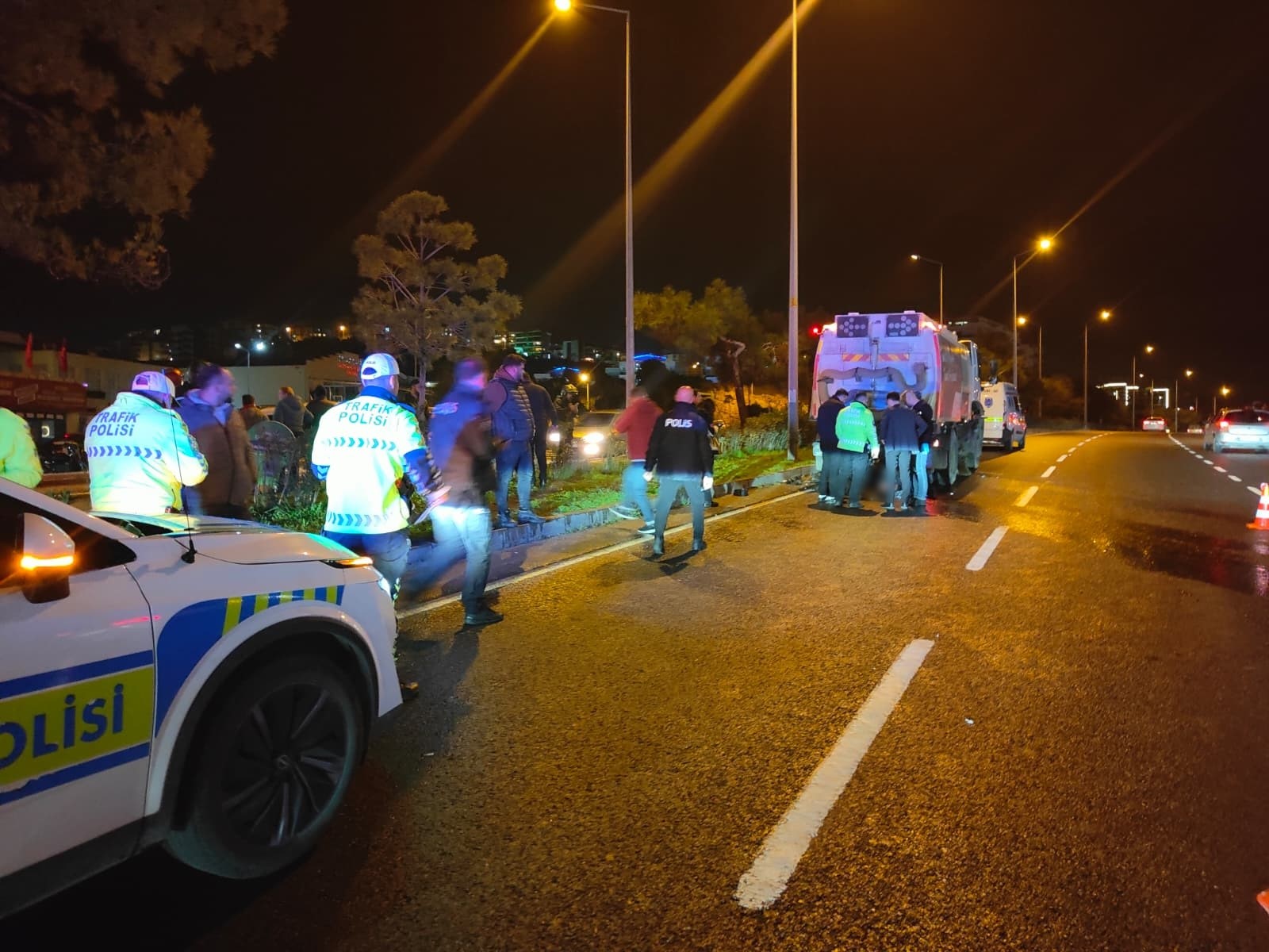 Hiz Tutkusu Faciaya Donustu Genc Surucu Can Verdi (4)