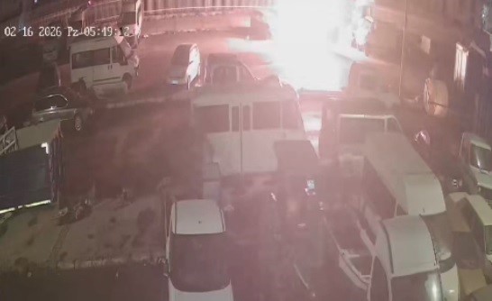 Hurda Minibüste Dehşet 16 Yaşındaki Genç Yanarak Böyle Can Verdi (4)