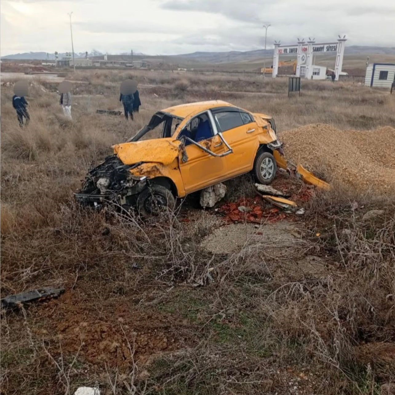 Hurdaya Dönen Takside Can Kaybı! Taksi Şarampole Uçtu, Sürücü Öldü (3)