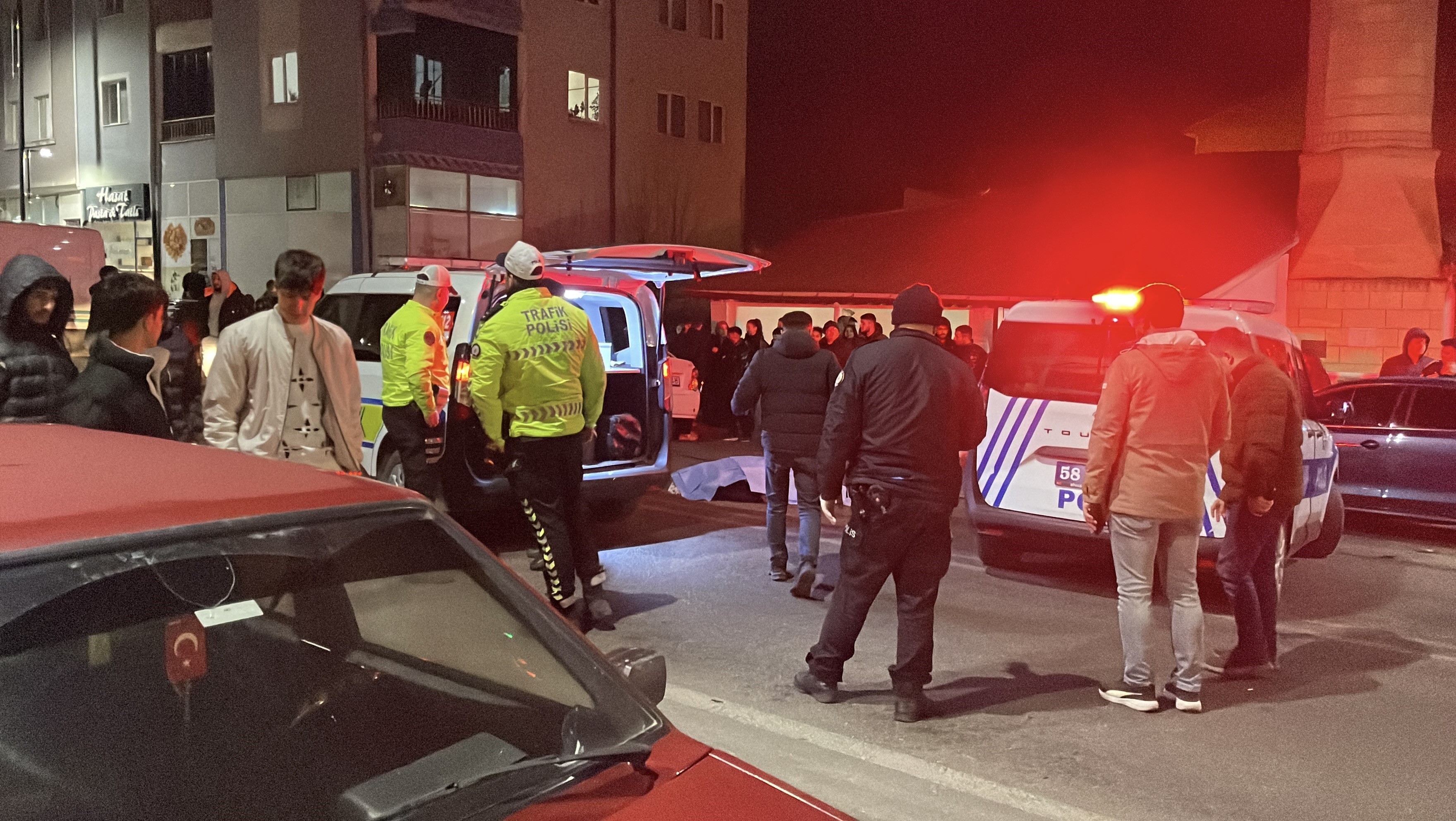 İftar Sonrası Cami Yolunda Korkunç Kaza Kayınvalide Hayatını Kaybetti, Gelin Ağır Yaralı (9)