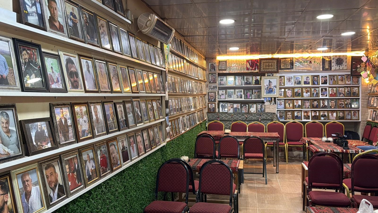 Ikiz Kardesini Kaybetti Acisini Tum Sehre Acti Bu Dukkana Girenler Gozyaslarini Tutami (4)