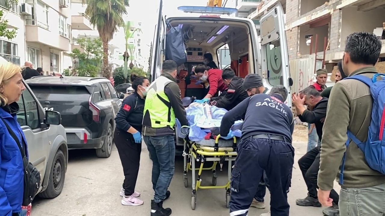 İnşaatta Düşmüştü, Umutlar Tükendi Genç Işçi Hayatını Kaybetti (8)