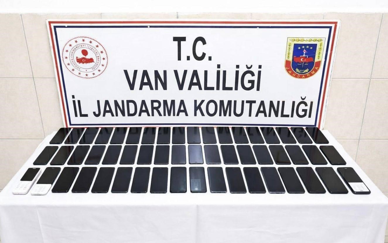 Jandarmadan Büyük Darbe! 1,75 Milyon Liralık Kaçak Eşya Yakalandı (2)