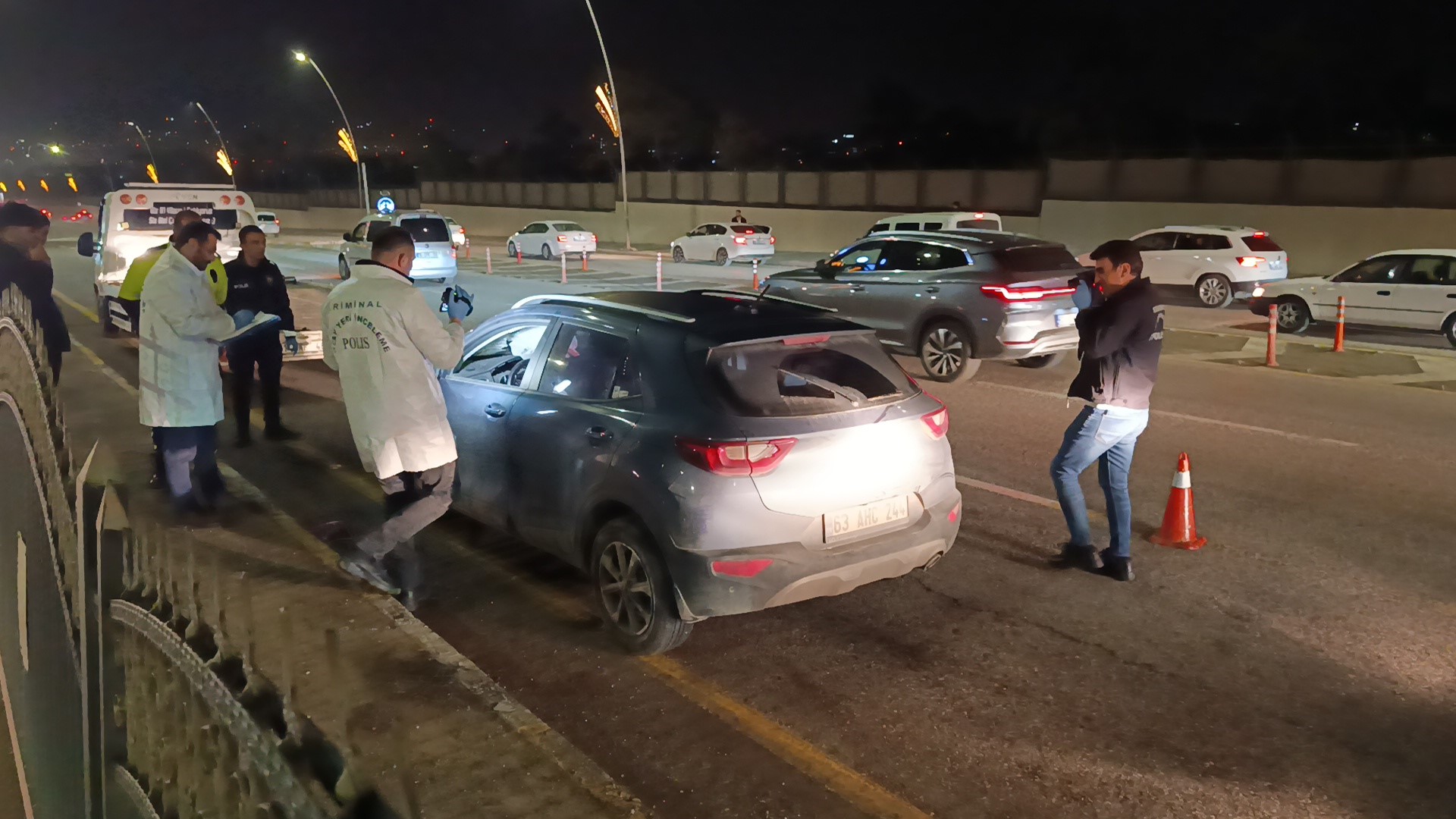 Kahreden Kaza! Karşıya Geçmeye Çalışırken Can Verdi (2)