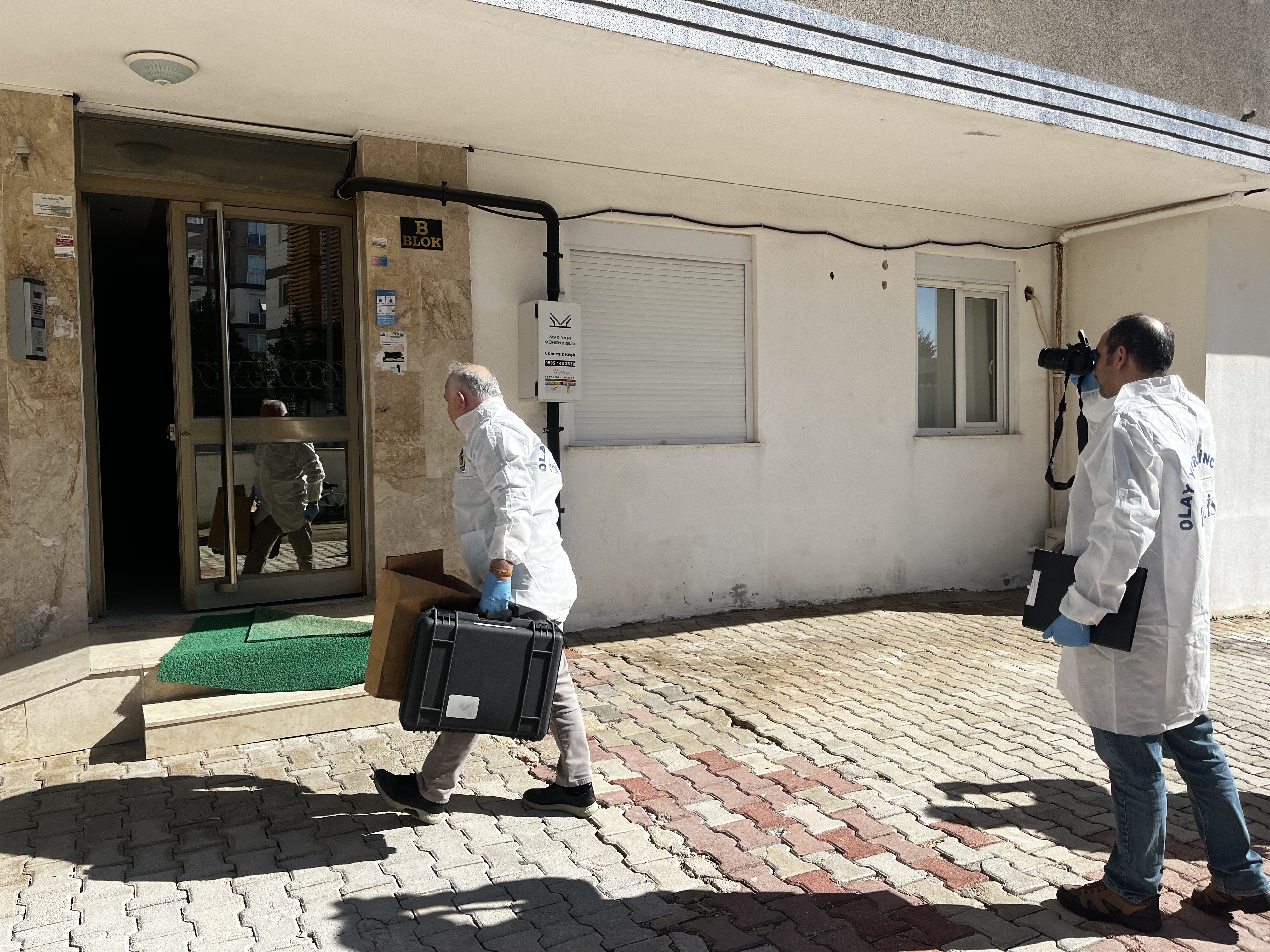 Kan Donduran Olay! Hamile Eşini Silahla Vurup Kaçtı (3)