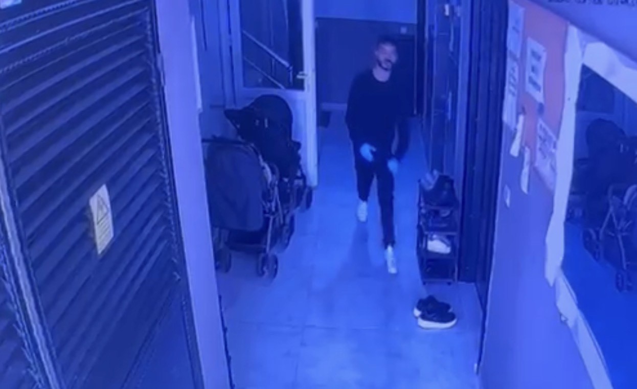 Kan Donduran Olay! Hamile Eşini Silahla Vurup Kaçtı (5)