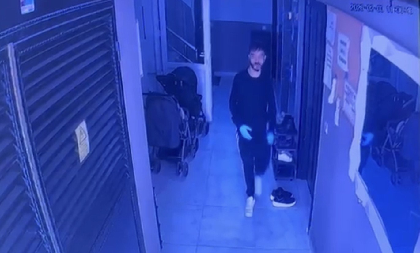 Kan Donduran Olay! Hamile Eşini Silahla Vurup Kaçtı (6)