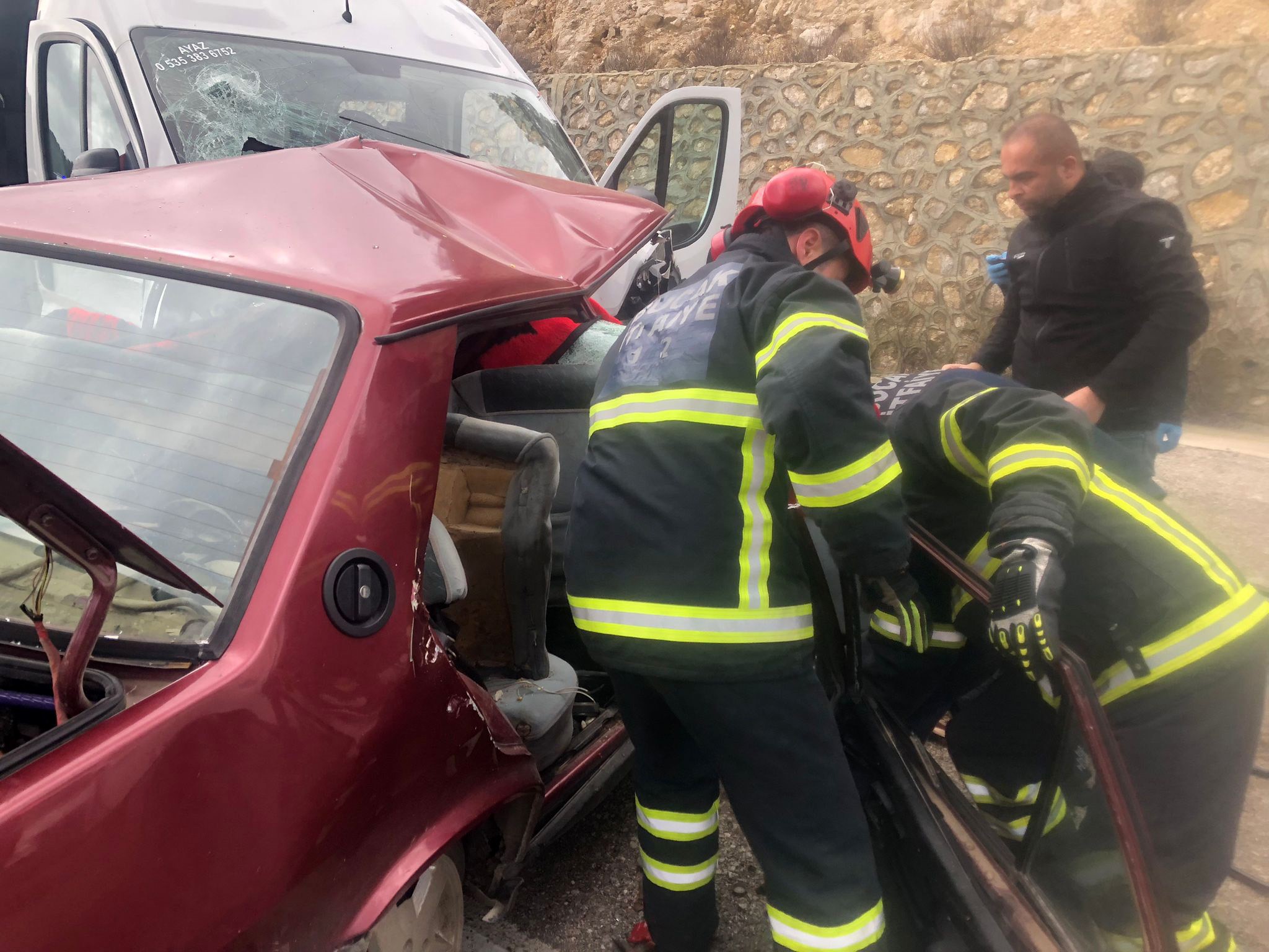 Karşı Şeritten Gelen Ölüm Kafa Kafaya Çarpışmada Genç Çift Yaşamını Yitirdi (6)