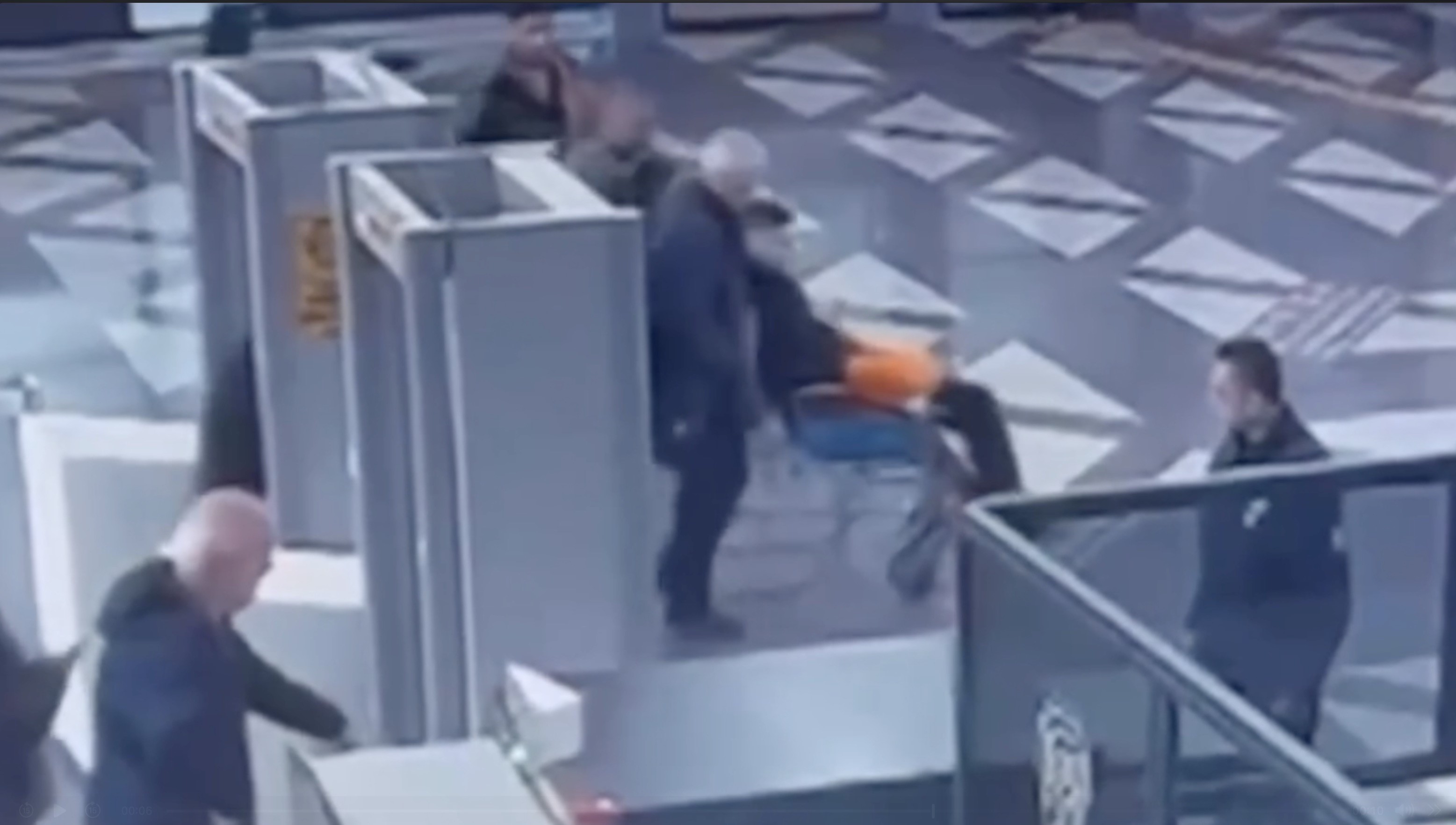 Katliamın Yeni Görüntüleri Ortaya Çıktı Silahı Engelli Oğlunun Tekerlekli Sandalyesiyle Sokmuş (7)