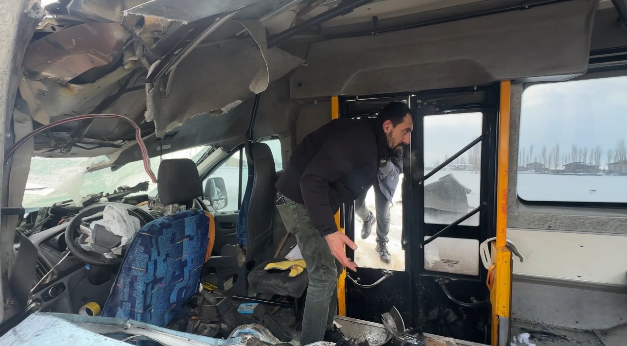 Kavşakta Dehşet Otobüs Minibüs Kazasında Çok Sayıda Yaralı! (10)