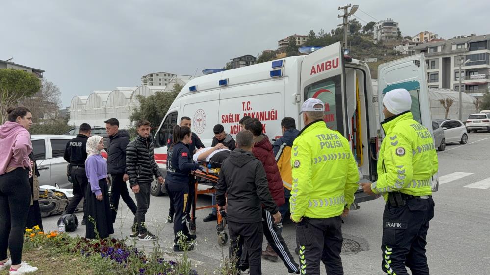 Kaza Aninda Mucize Yoldan Gecen Doktor Hayat Kurtardi (3)