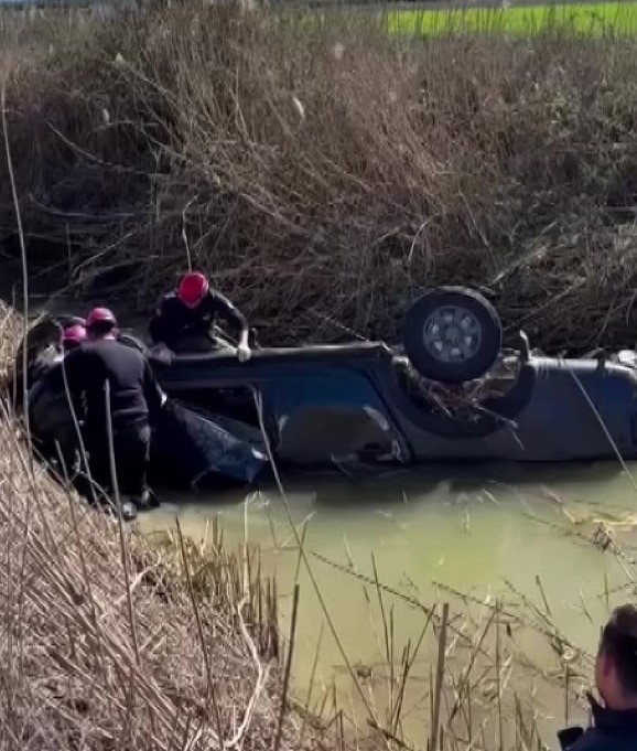 Kaza Sonrası Acı Tablo Araçtan Çıkarılan Sürücü Hayatını Kaybetti (2)