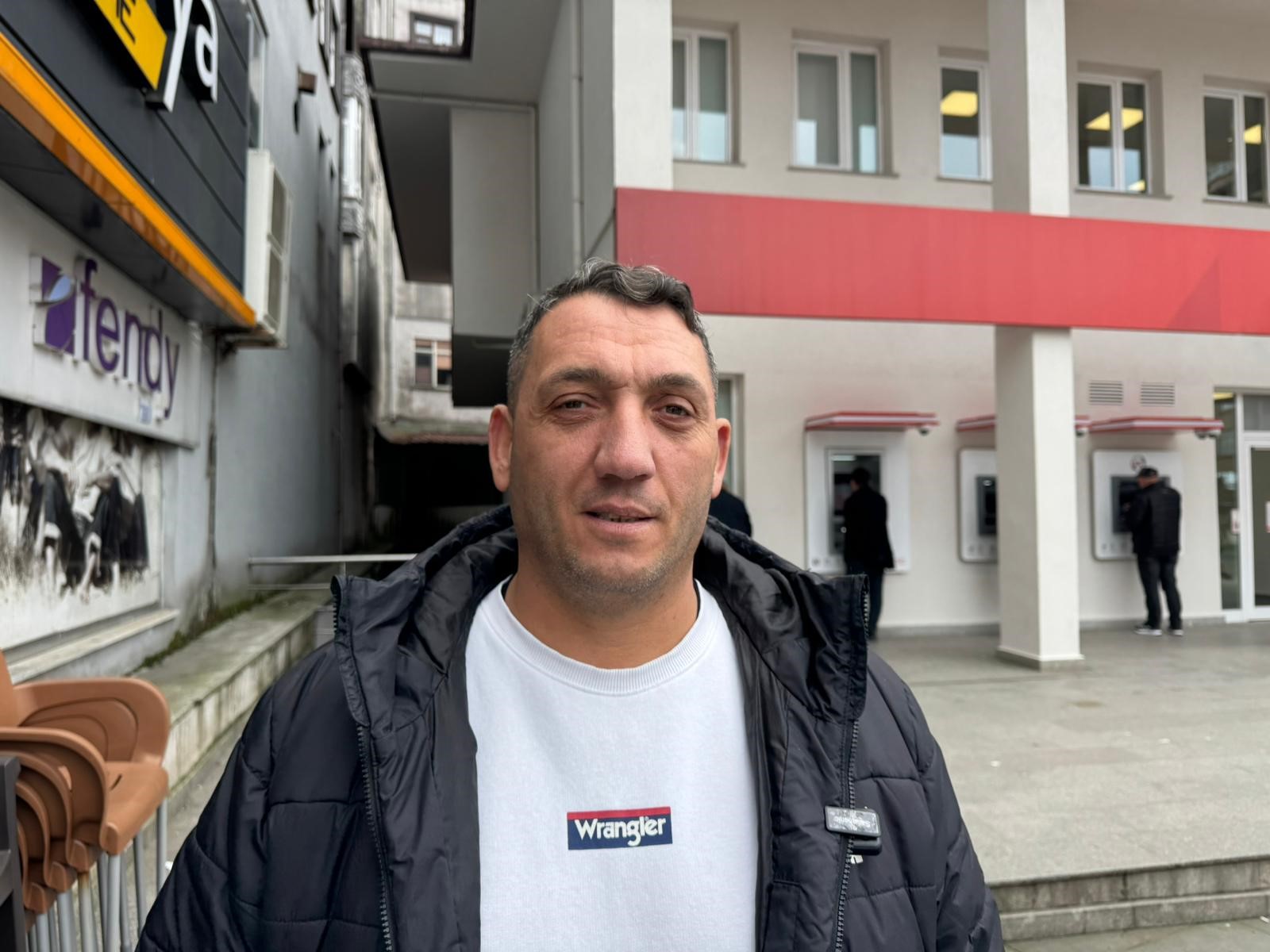 Kimse Gormedi Sandi Ama Biri Fark Etti Bir Anlik Dalginlik Ornek Bir Davranis (2)