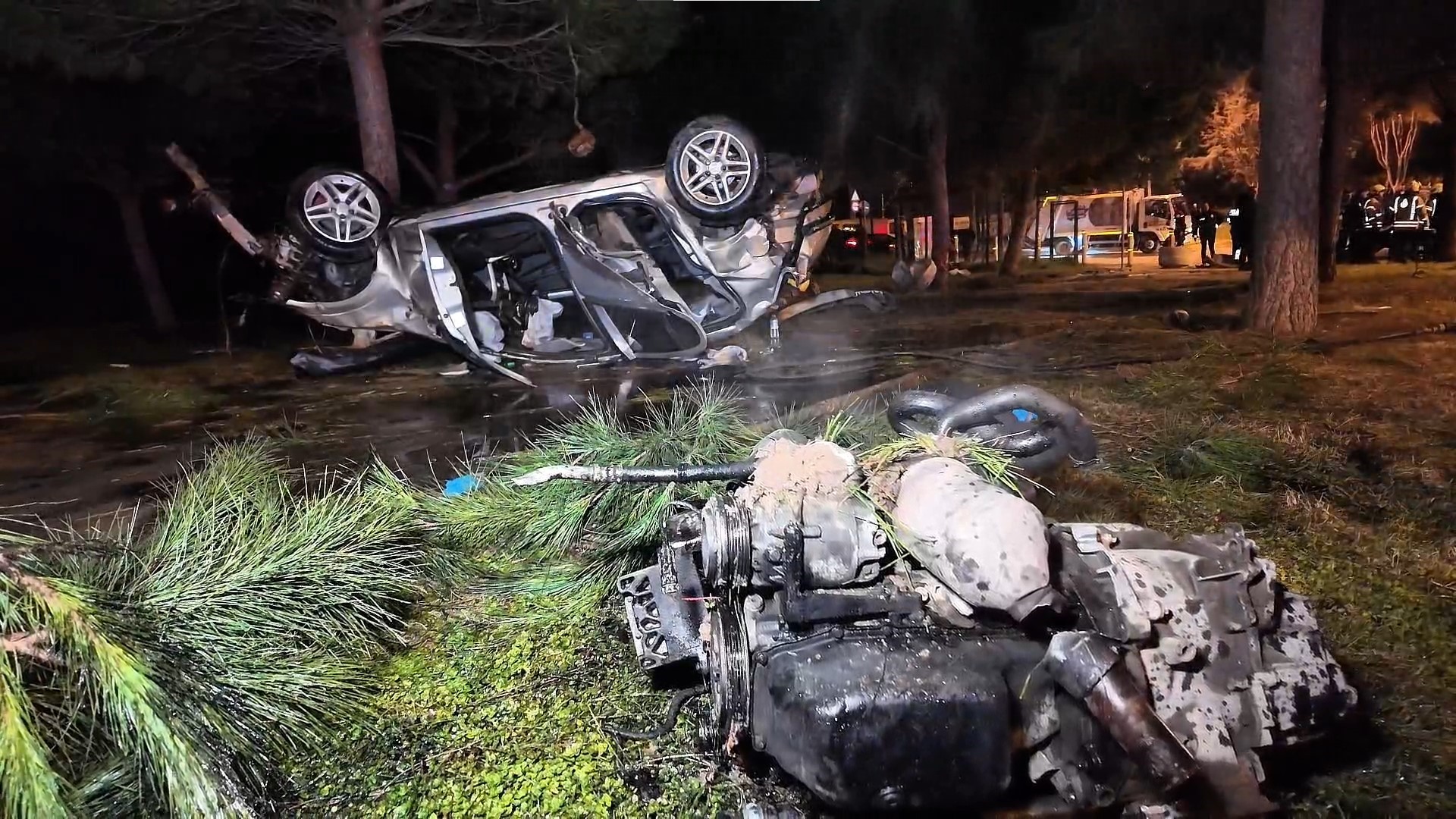 Kırmızı Işıkta Geçti, Araçlar Birbirine Girdi! 1’I Ağır 6 Kişi Yaralandı (6)