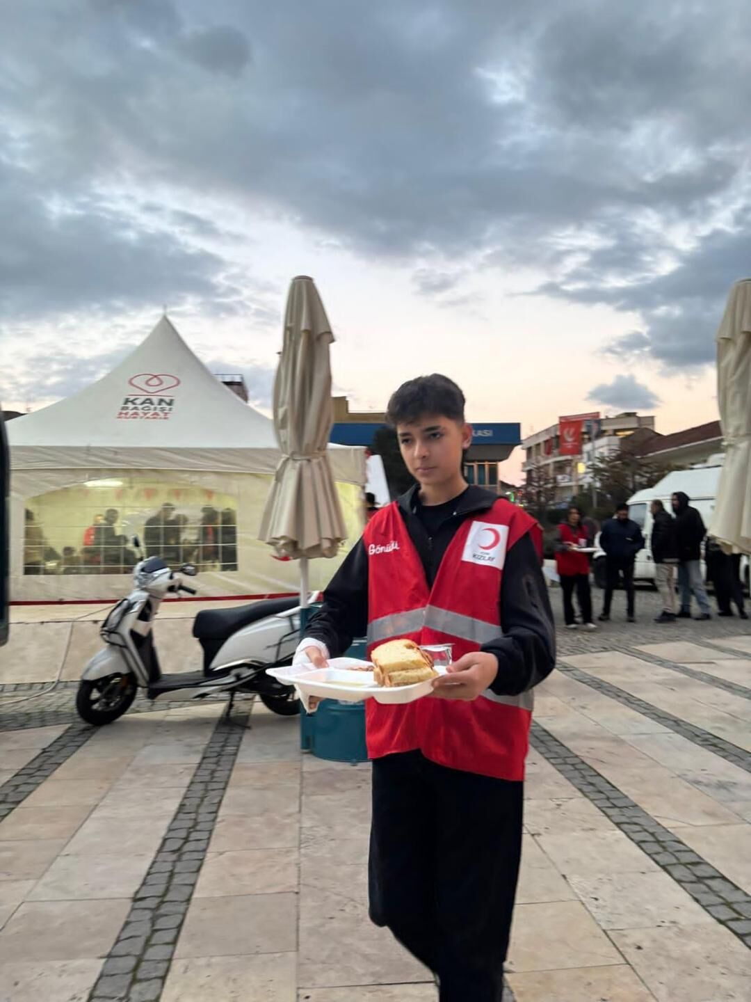 Kızılay Gönüllü (2)