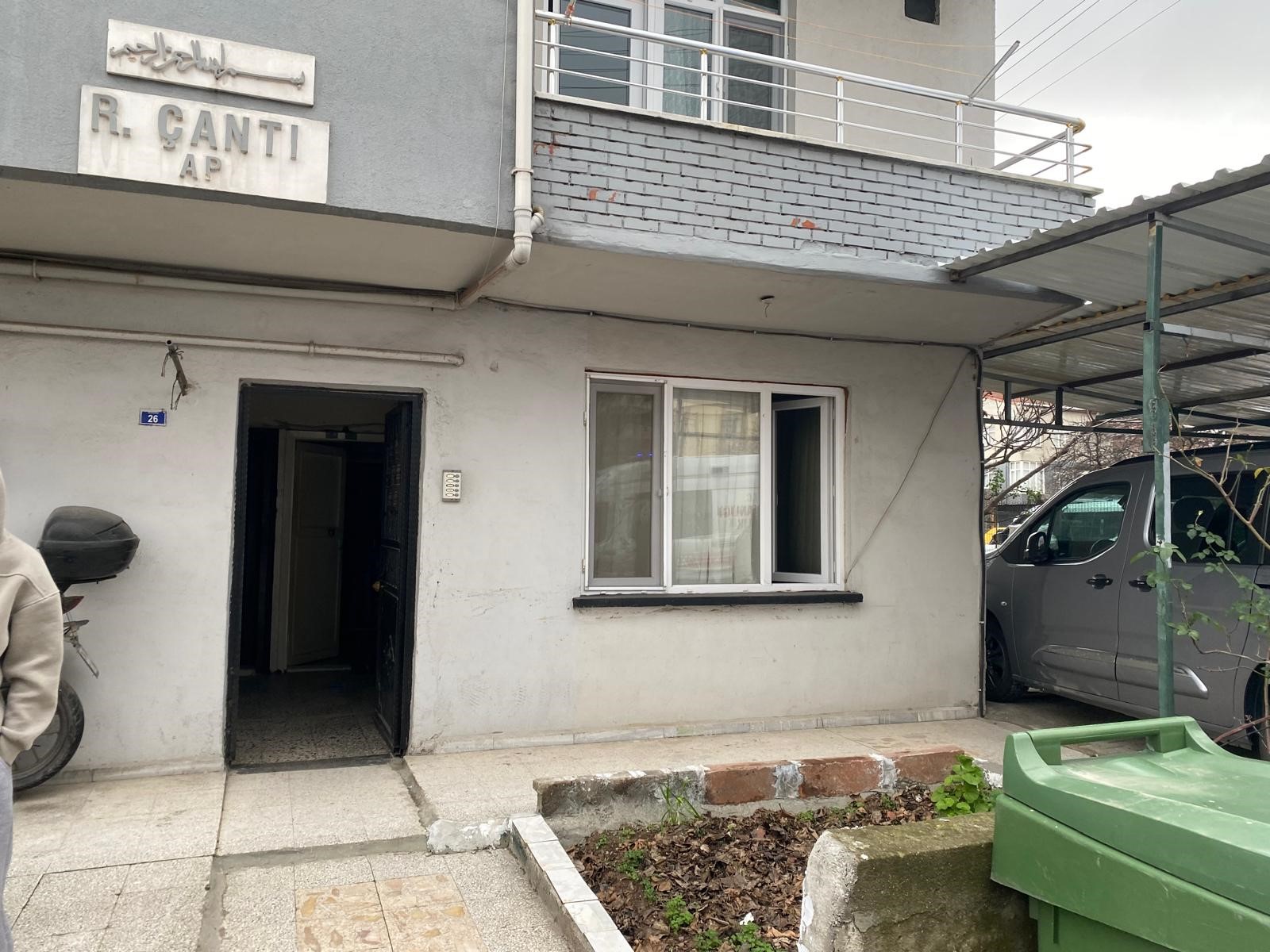 Komşular Şüphelendi, Gerçek Ortaya Çıktı! Yalnız Adamın Cesedi Bulundu (5)