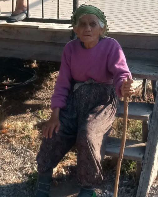 Komsularini Dinlemedi Hem Sakatlandi Hem Espri Yapti Ben Boyleyim (2)