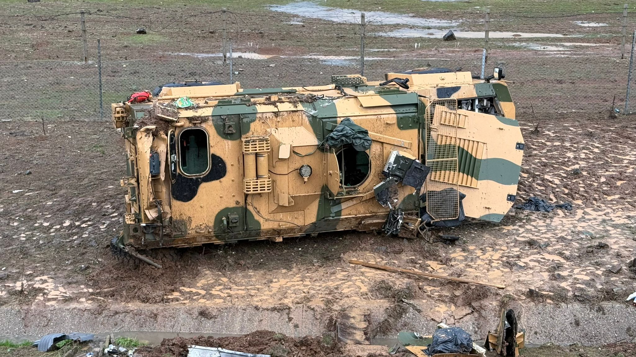 Kontrolden Çıkan Askeri Araç Bariyerleri Aştı! 10 Asker Yaralandı (3)