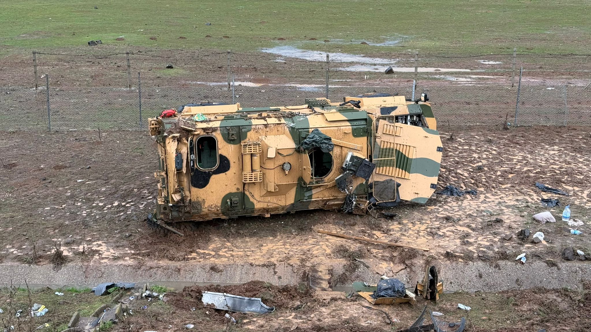 Kontrolden Çıkan Askeri Araç Bariyerleri Aştı! 10 Asker Yaralandı (4)