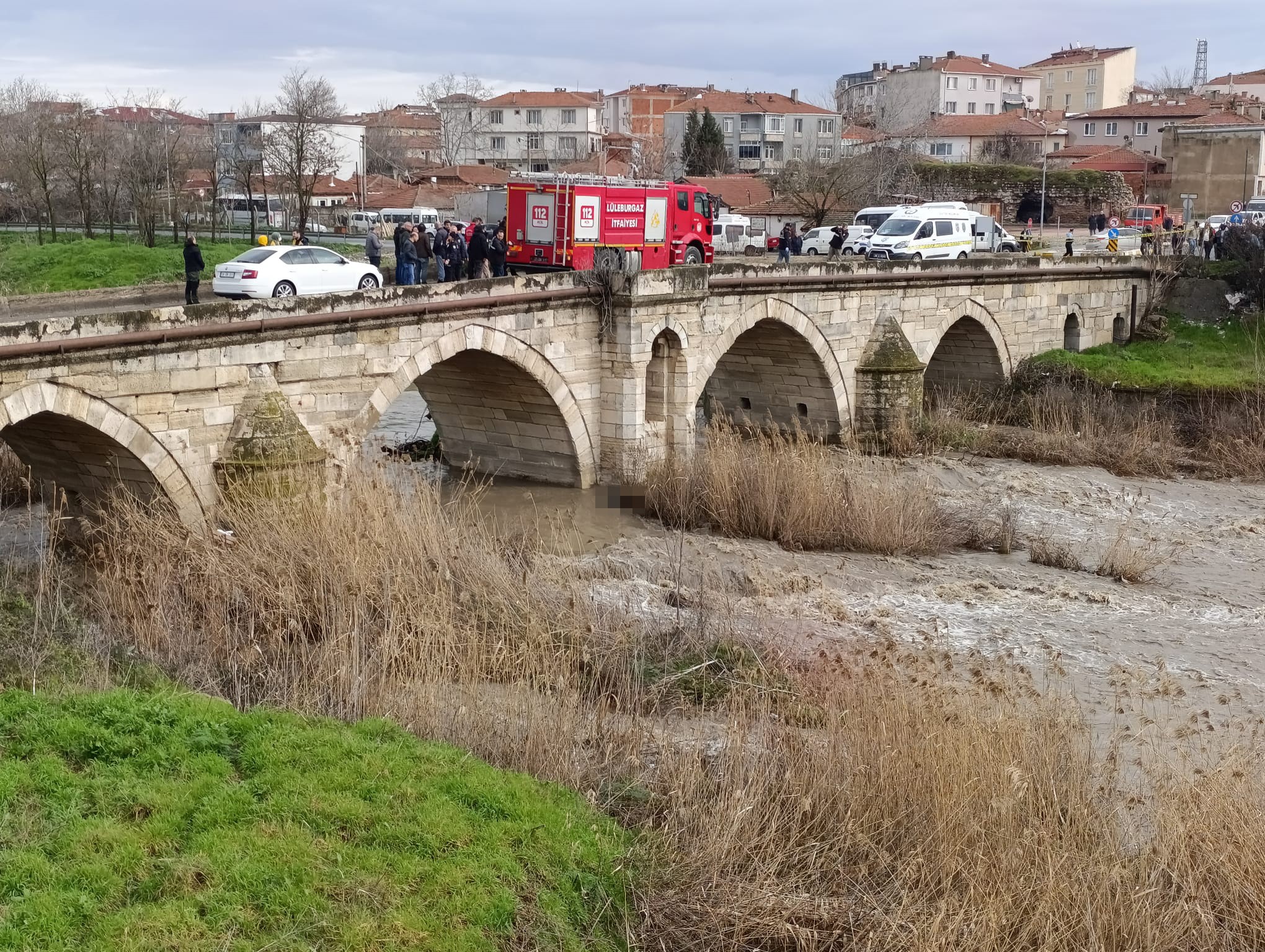 Köprünün Altında Korkutan Manzara Kimliği Belirsiz Ceset Bulundu (2)
