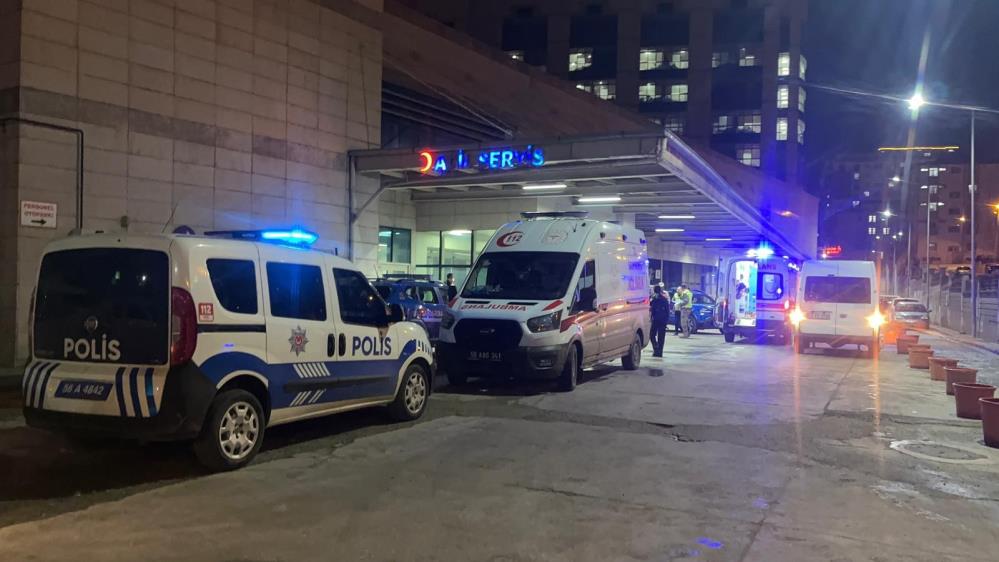 Koy Meydaninda Baslayan Tartisma Faciaya Donustu 15 Yarali 10 Gozalti (2)