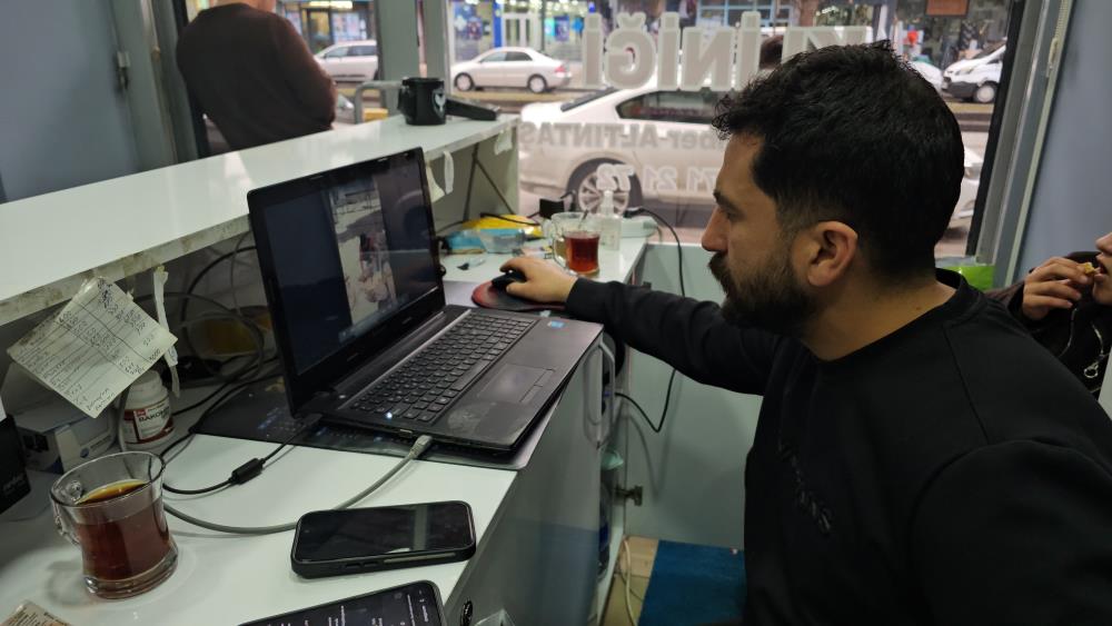 Koyde Merak Uyandiran Dogum Panda Yavrusuna Benzeyen Kuzu (4)