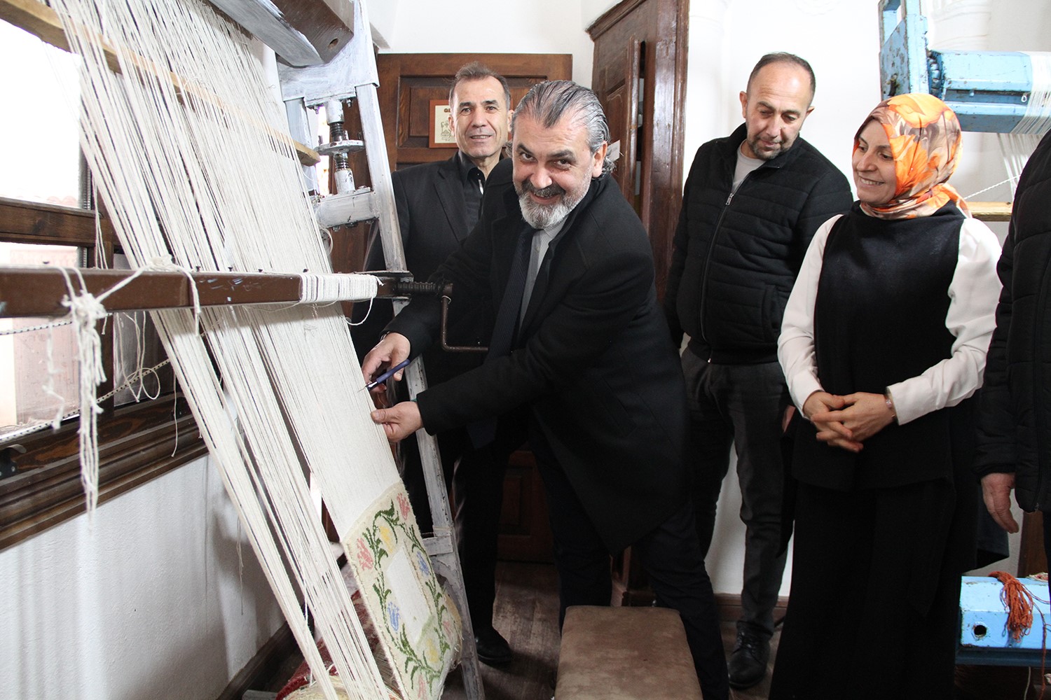 Kula Halk Egitim Merkezinde Asirlik Miras Canlandi Kula Halilari Yeniden Tezgahta (2)