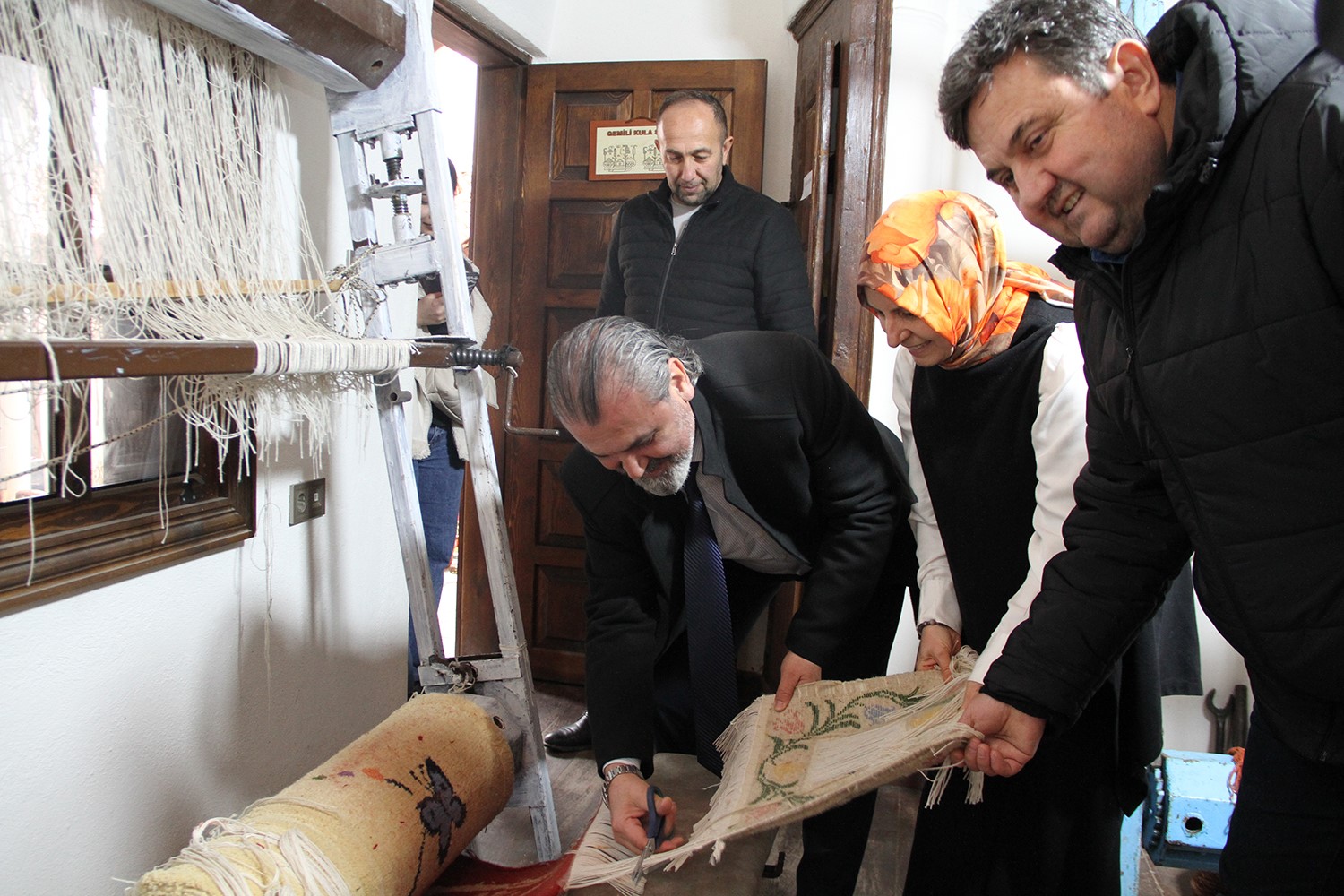 Kula Halk Egitim Merkezinde Asirlik Miras Canlandi Kula Halilari Yeniden Tezgahta (3)