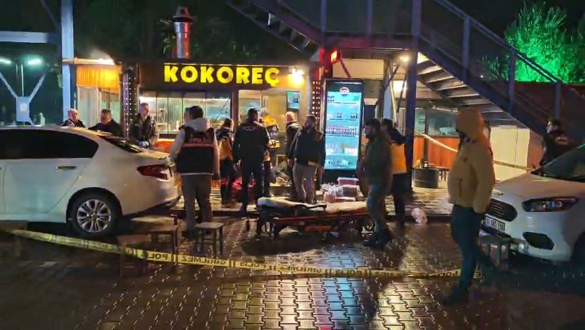 Kurşun Yağdırdığı Iş Yerinde 1 Ölü, 2 Ağır Yaralı! Cinayet Anı Görüntüleri Ortaya Çıktı (3)