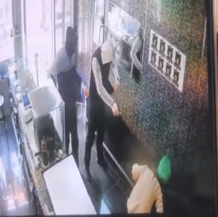 Kuyumcuyu Darp Edip Biber Gazi Siktilar 1 Kilo Altin Boyle Calindi (3)