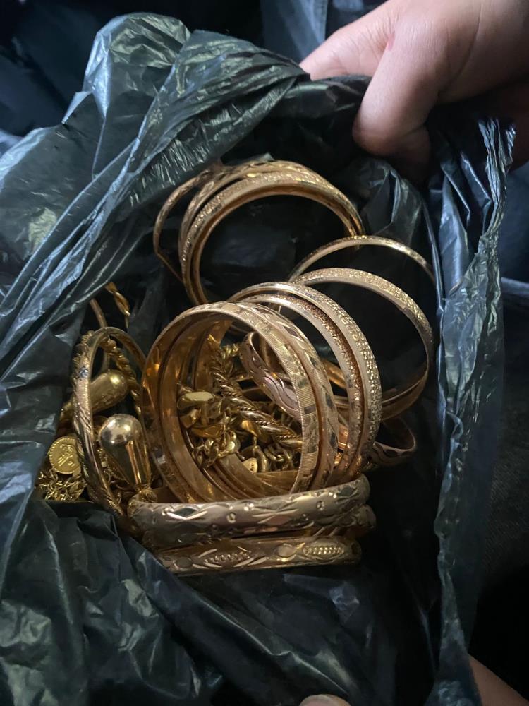 Kuyumcuyu Darp Edip Biber Gazi Siktilar 1 Kilo Altin Boyle Calindi (4)