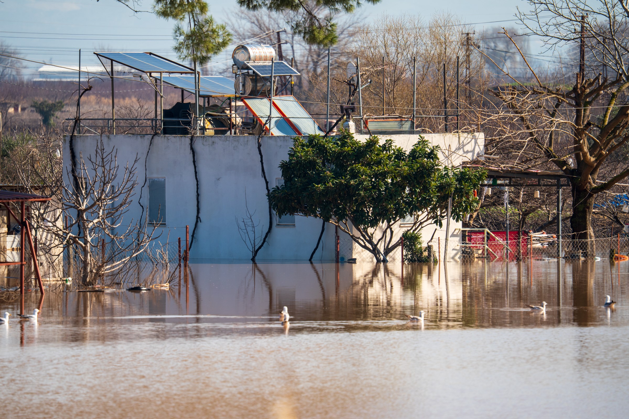 Manisa Alarm Veriyor Gediz Tasti Bag Evleri Sular Altinda (2)