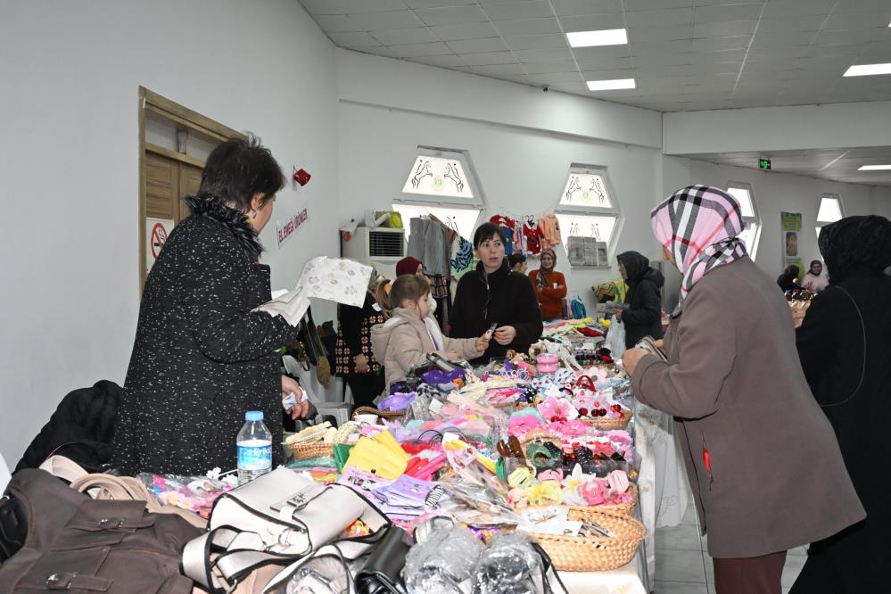 Mani̇saaademi̇rci̇ Kermes (2)