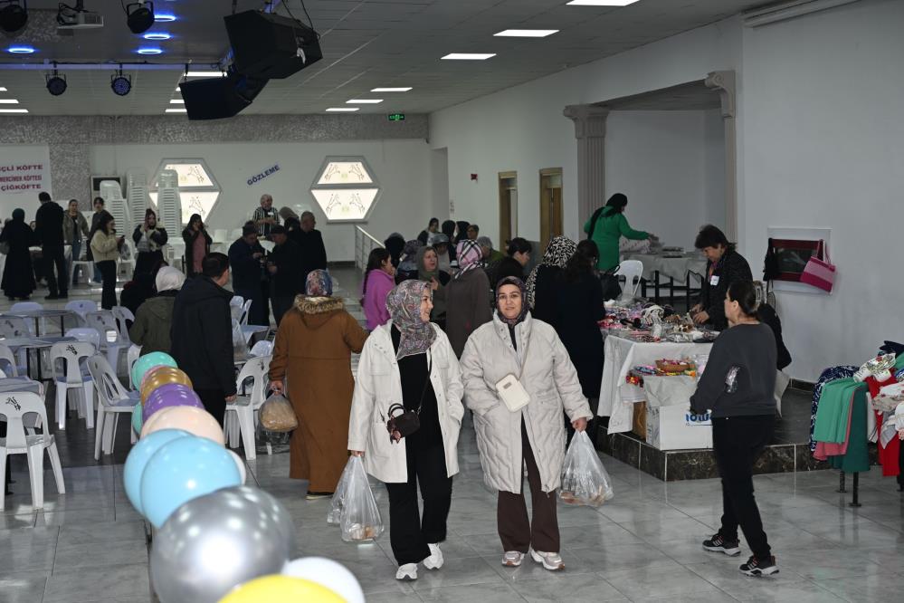 Mani̇saaademi̇rci̇ Kermes (3)